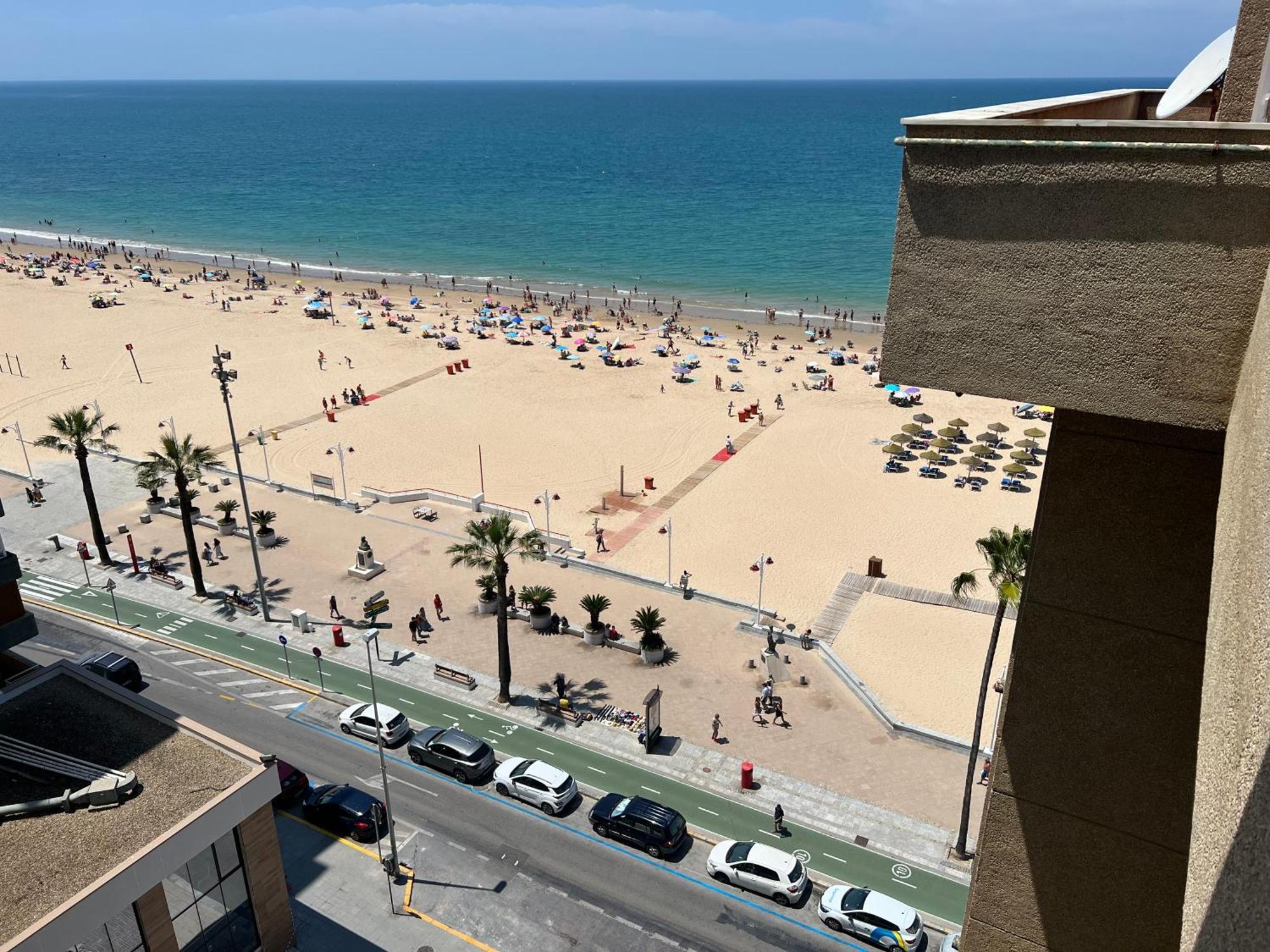 Atico Primera Linea De Playa. Cadiz Luaran gambar